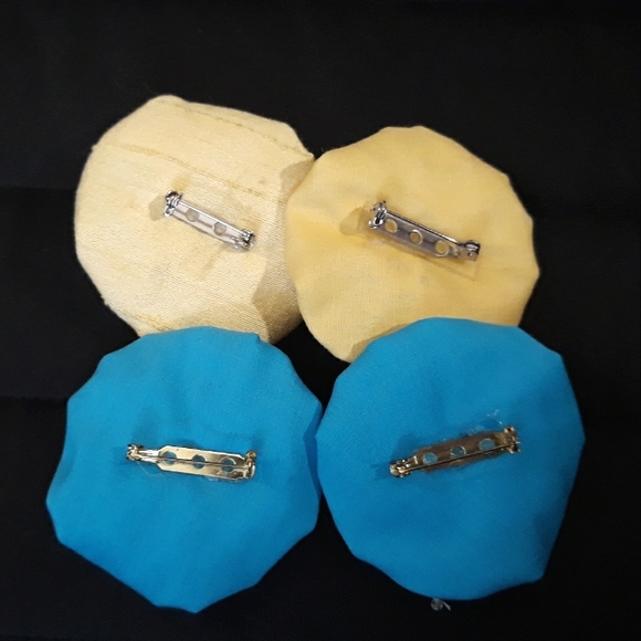 Vintage Handmade Floral Button and Fabric Brooch Pin - Blue / Yellow Bundle of 4 - Picture 2 of 6